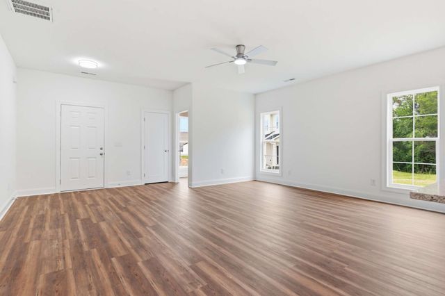295 Spring St, La Vergne, TN 37086