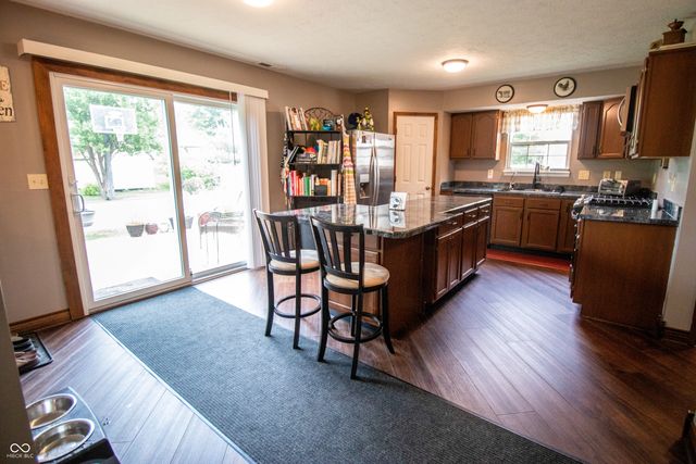 1098 Meadowview Court, Franklin, IN 46131