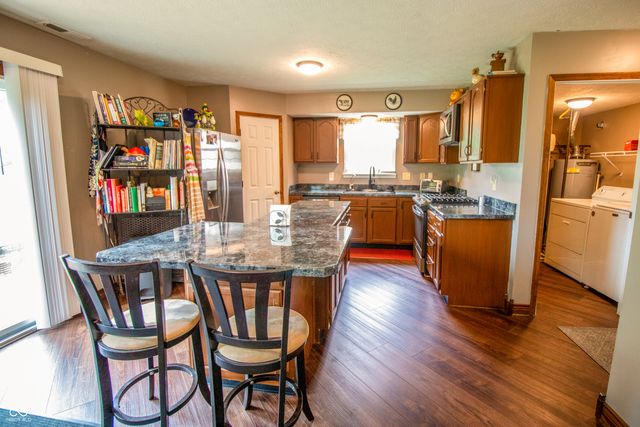 1098 Meadowview Court, Franklin, IN 46131