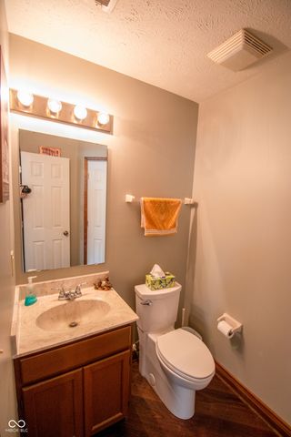 1098 Meadowview Court, Franklin, IN 46131