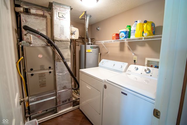 1098 Meadowview Court, Franklin, IN 46131