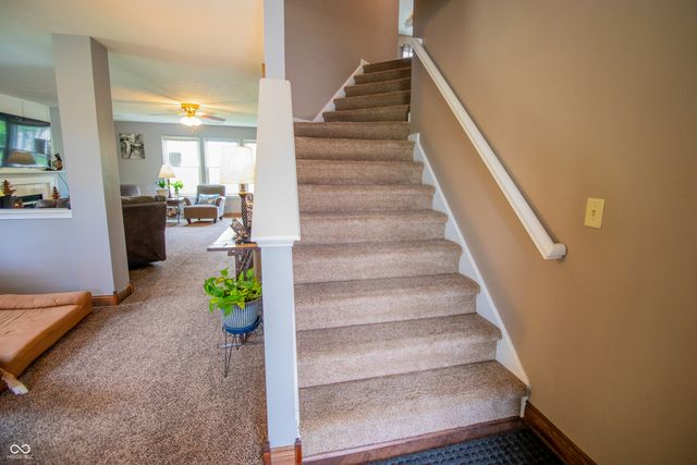 1098 Meadowview Court, Franklin, IN 46131