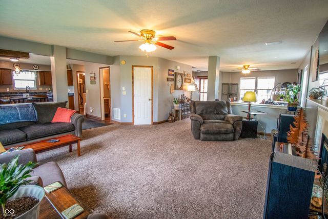 1098 Meadowview Court, Franklin, IN 46131