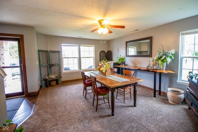 1098 Meadowview Court, Franklin, IN 46131