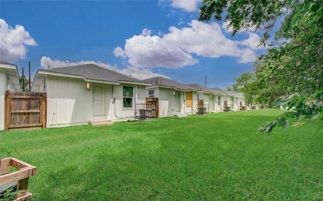 2310 Solo Street, Houston, TX 77020