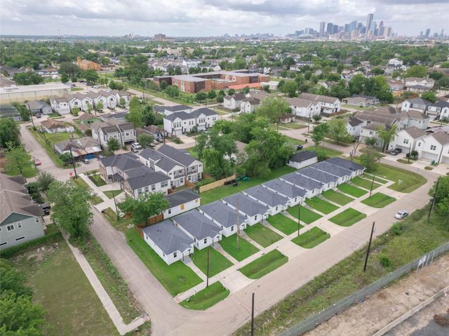 2310 Solo Street, Houston, TX 77020