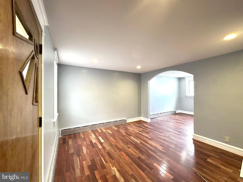 613 COPLEY RD, Upper Darby, PA 19082