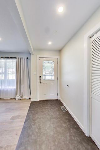 260 Mulberry Lane, Elk Grove Village, IL 60007