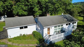 524 WALNUT DR, Northampton, PA 18067