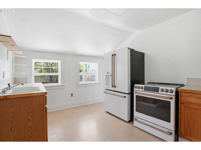 3504 Se Sherman, Portland, OR 97214