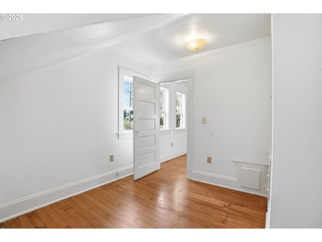 3504 Se Sherman, Portland, OR 97214