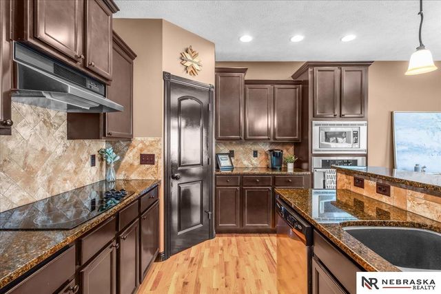 9423 S 28th Street, Lincoln, NE 68516
