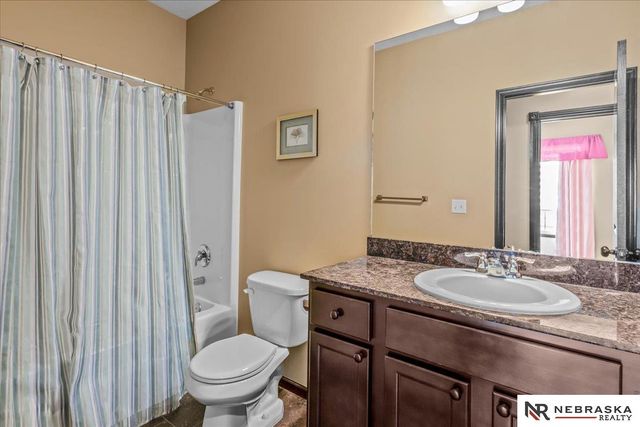 9423 S 28th Street, Lincoln, NE 68516
