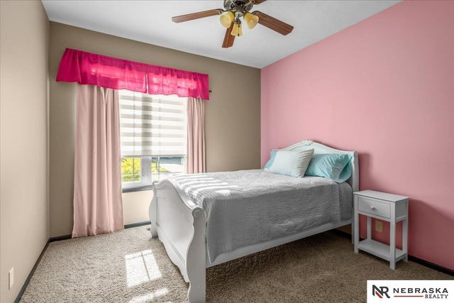 9423 S 28th Street, Lincoln, NE 68516