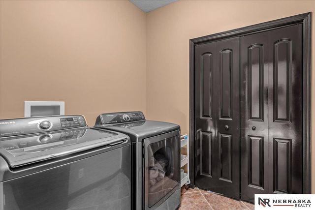 9423 S 28th Street, Lincoln, NE 68516