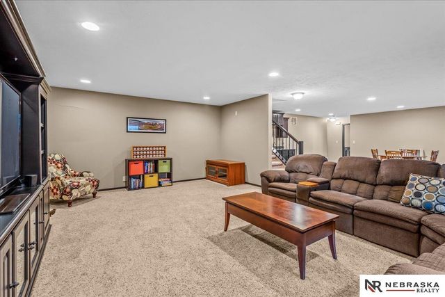 9423 S 28th Street, Lincoln, NE 68516