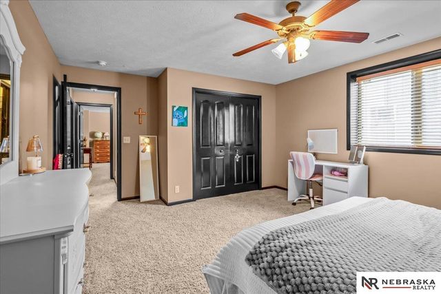9423 S 28th Street, Lincoln, NE 68516