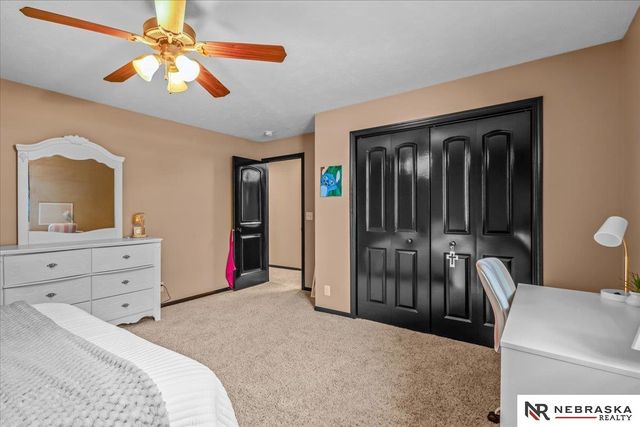 9423 S 28th Street, Lincoln, NE 68516