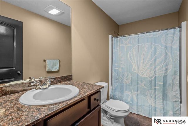 9423 S 28th Street, Lincoln, NE 68516
