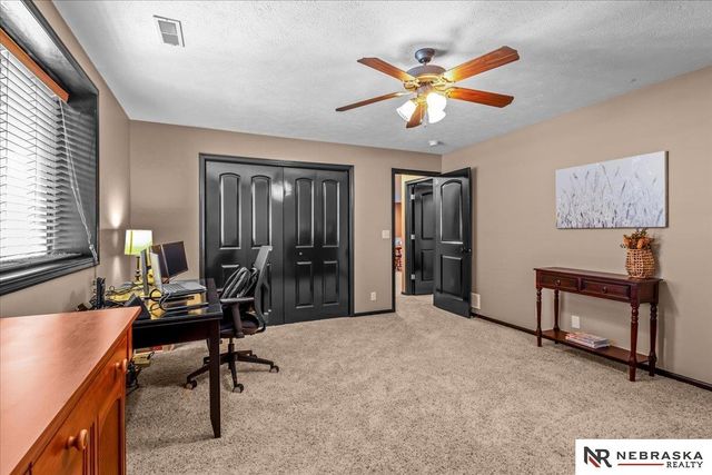 9423 S 28th Street, Lincoln, NE 68516