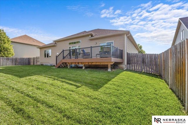 9423 S 28th Street, Lincoln, NE 68516