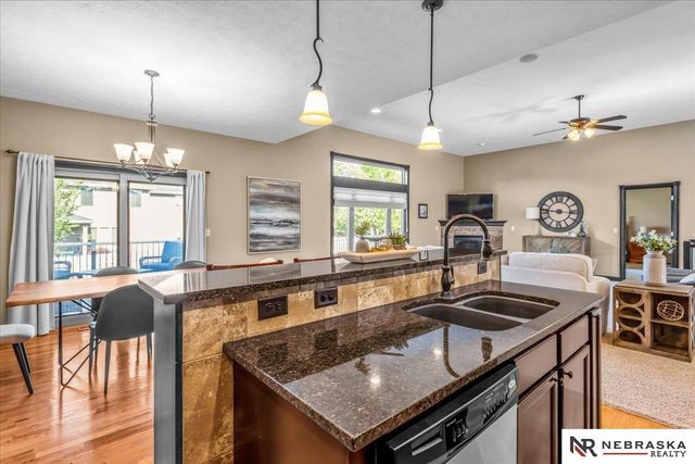 9423 S 28th Street, Lincoln, NE 68516