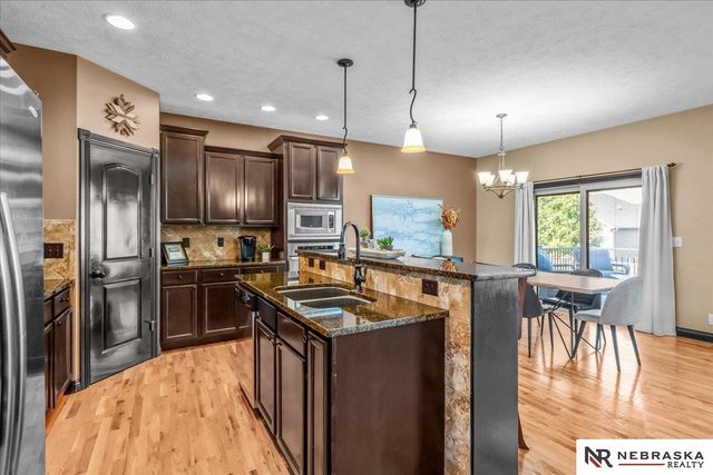 9423 S 28th Street, Lincoln, NE 68516