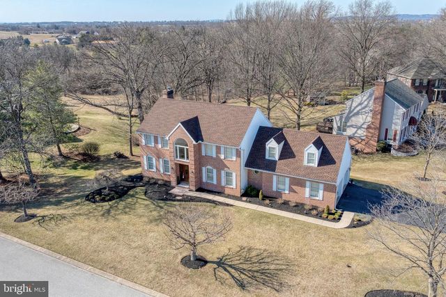 2469 FAIRWAY, York, PA 17408