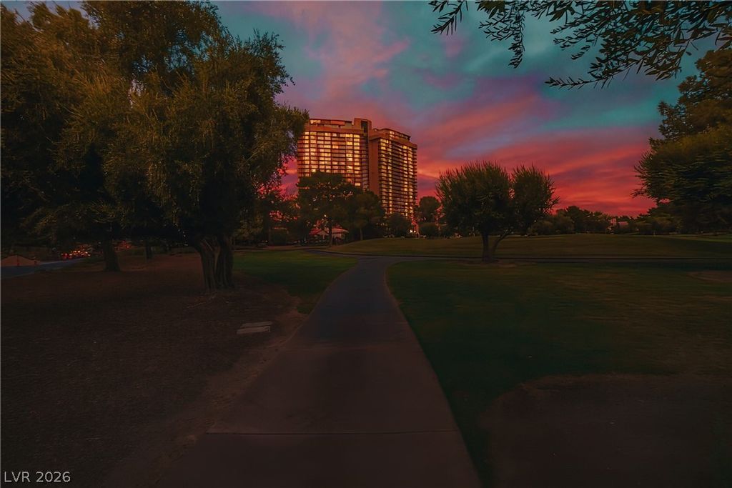 3111 Bel Air Drive 202, Las Vegas, NV 89109