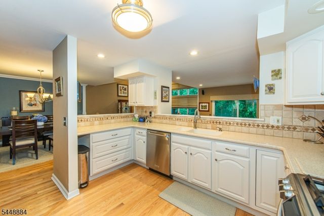 15 Fair Ridge Ct, Wayne Twp., NJ 07470