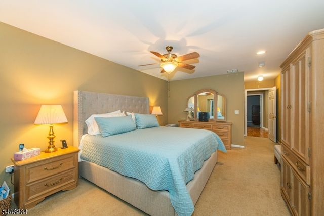 15 Fair Ridge Ct, Wayne Twp., NJ 07470