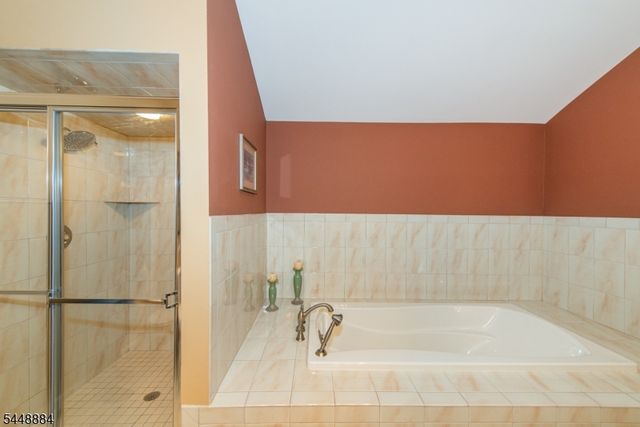 15 Fair Ridge Ct, Wayne Twp., NJ 07470
