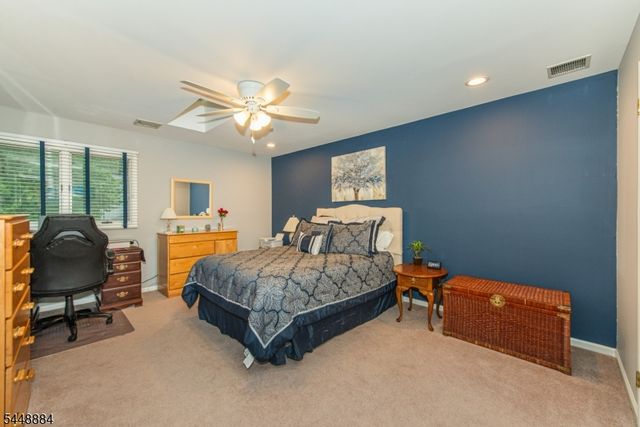 15 Fair Ridge Ct, Wayne Twp., NJ 07470