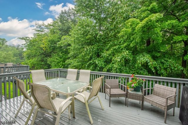 15 Fair Ridge Ct, Wayne Twp., NJ 07470
