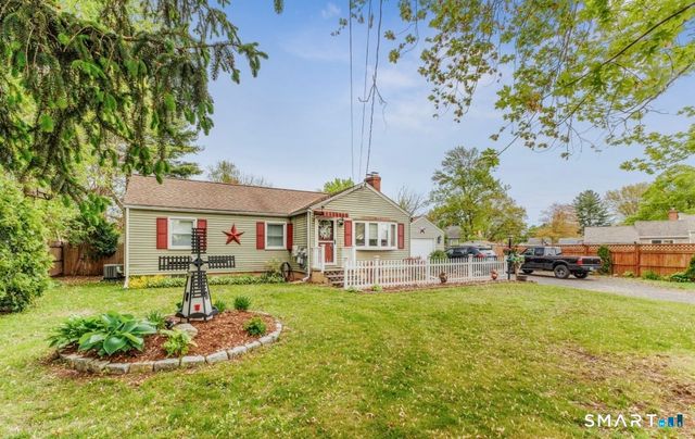 17 Trinity Lane, Windsor Locks, CT 06096