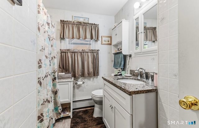 17 Trinity Lane, Windsor Locks, CT 06096