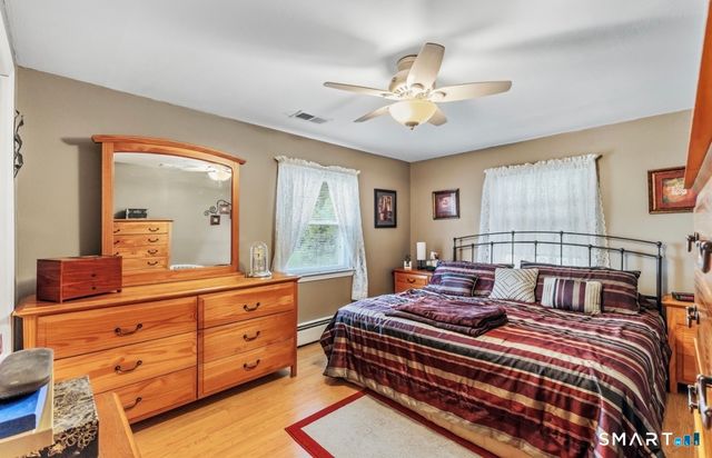 17 Trinity Lane, Windsor Locks, CT 06096