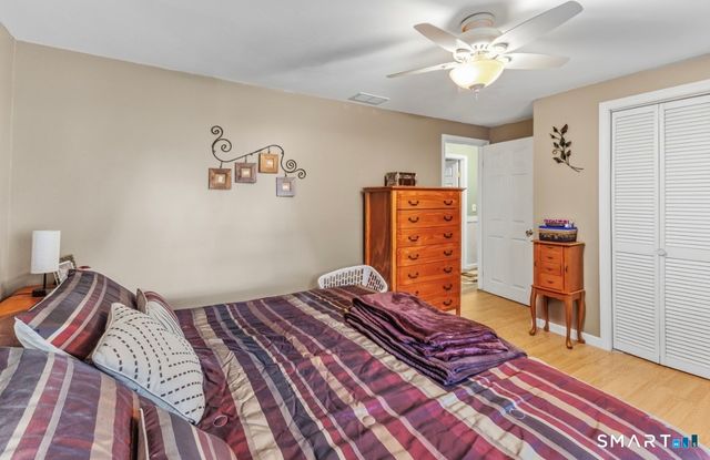 17 Trinity Lane, Windsor Locks, CT 06096