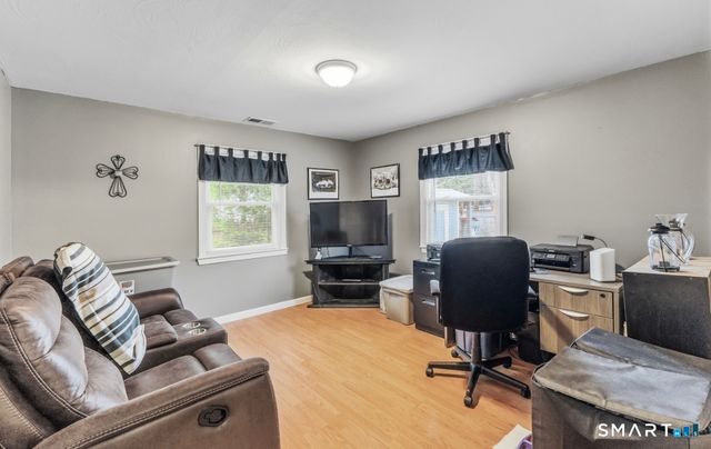17 Trinity Lane, Windsor Locks, CT 06096