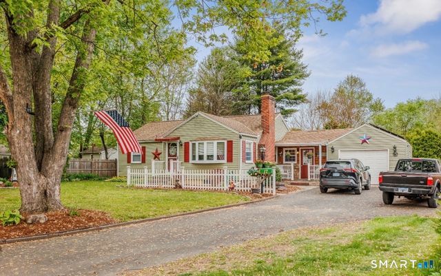 17 Trinity Lane, Windsor Locks, CT 06096