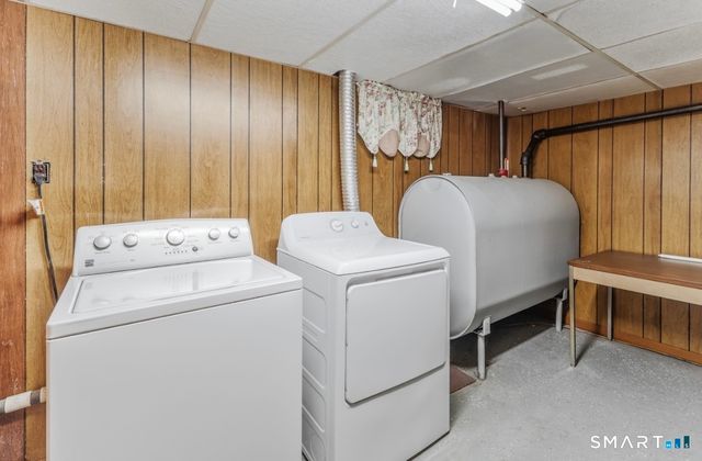 17 Trinity Lane, Windsor Locks, CT 06096