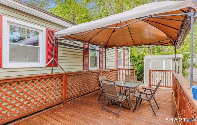 17 Trinity Lane, Windsor Locks, CT 06096