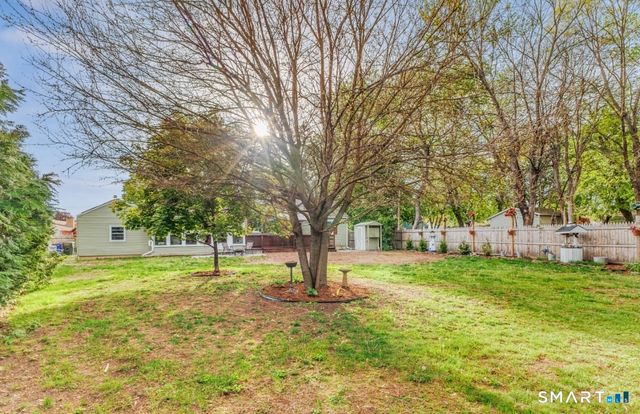 17 Trinity Lane, Windsor Locks, CT 06096
