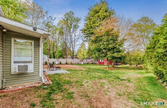 17 Trinity Lane, Windsor Locks, CT 06096
