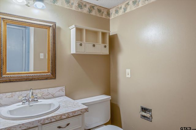 2820 Navaho Trl, Tyler, TX 75707