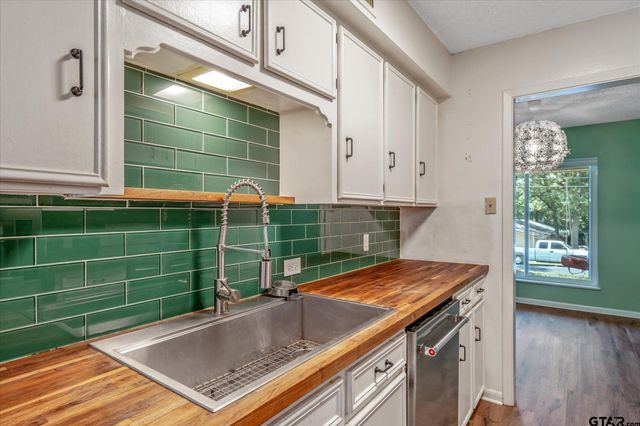 2820 Navaho Trl, Tyler, TX 75707