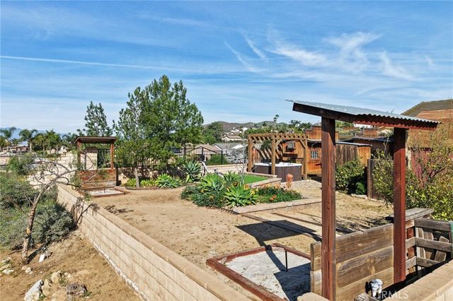 3004 Dapplegray, Norco, CA 92860