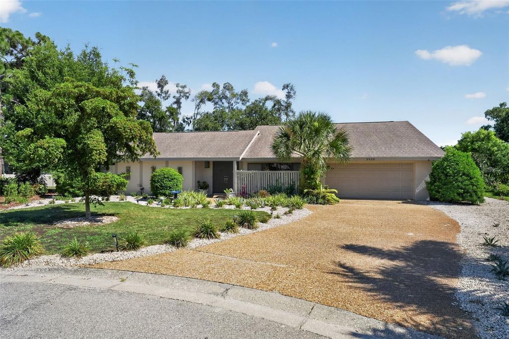 3935 COUNTRY VIEW LANE, Sarasota, FL 34233