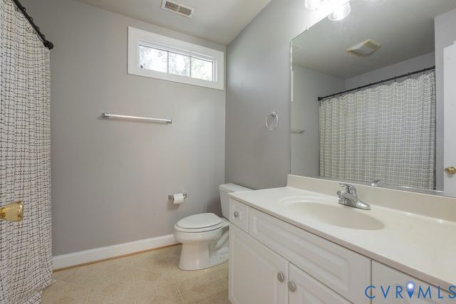 15438 W Patrick Henry Rd, Montpelier, VA 23192