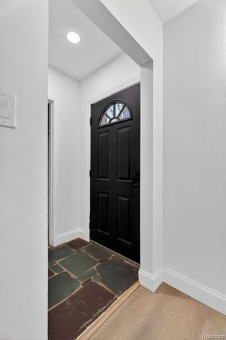 428 Girard Avenue, Royal Oak, MI 48073